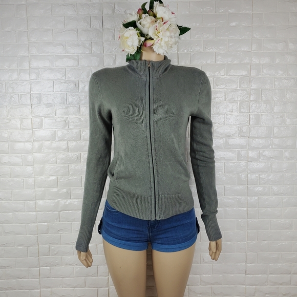 large junior army green full zip sweater ( 5 for $20 ) - Picture 4 of 8